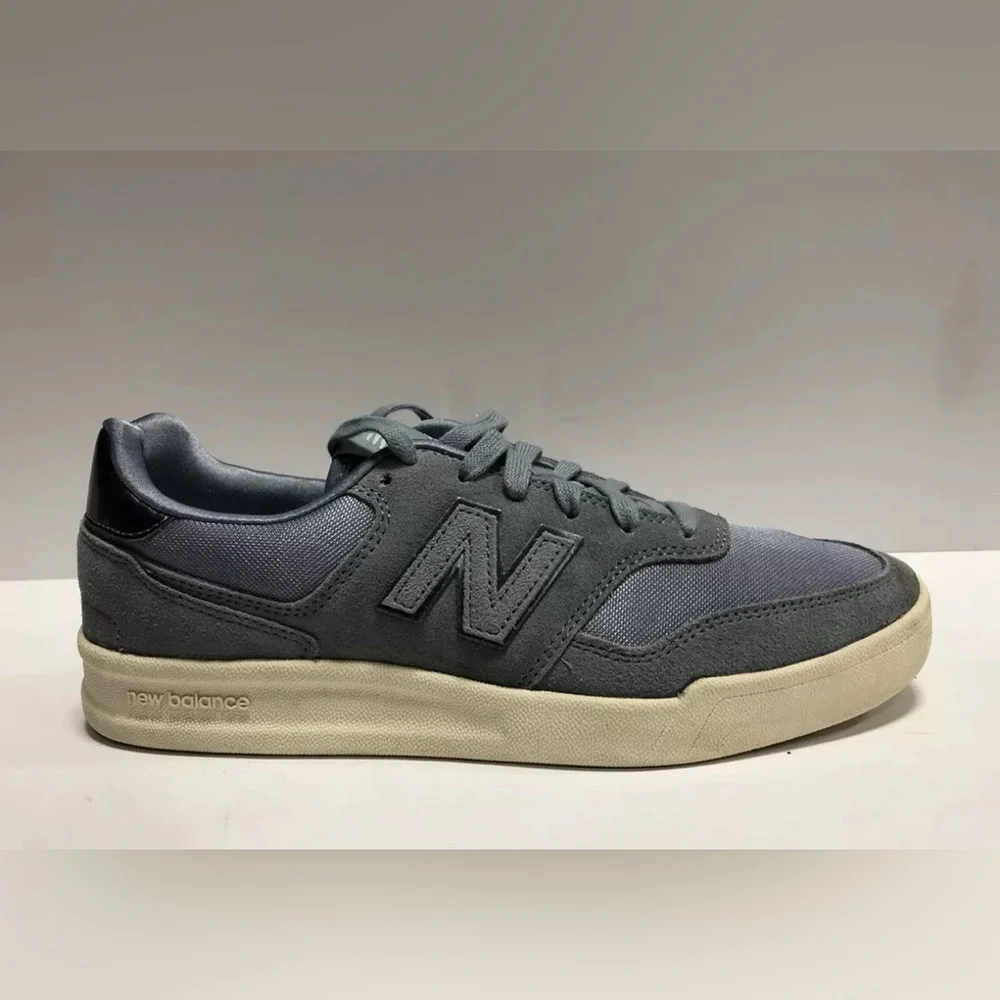 New Balance Women's 300 Blue Lace-Up Sneakers, Size US9 B
